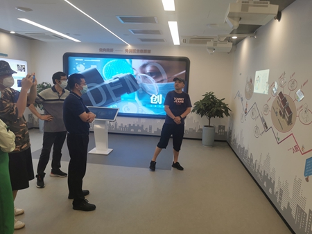 集團黨建現場會2_副本.jpg